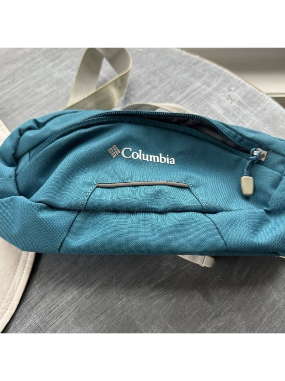 Columbia Hiking Bag Waist Fanny Pack Waist Crossbody Adjustable Belt Camp NWOT